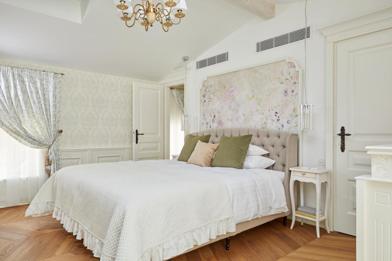 Chateau De Clotte & Suites Les Salles-de-Castillon Esterno foto