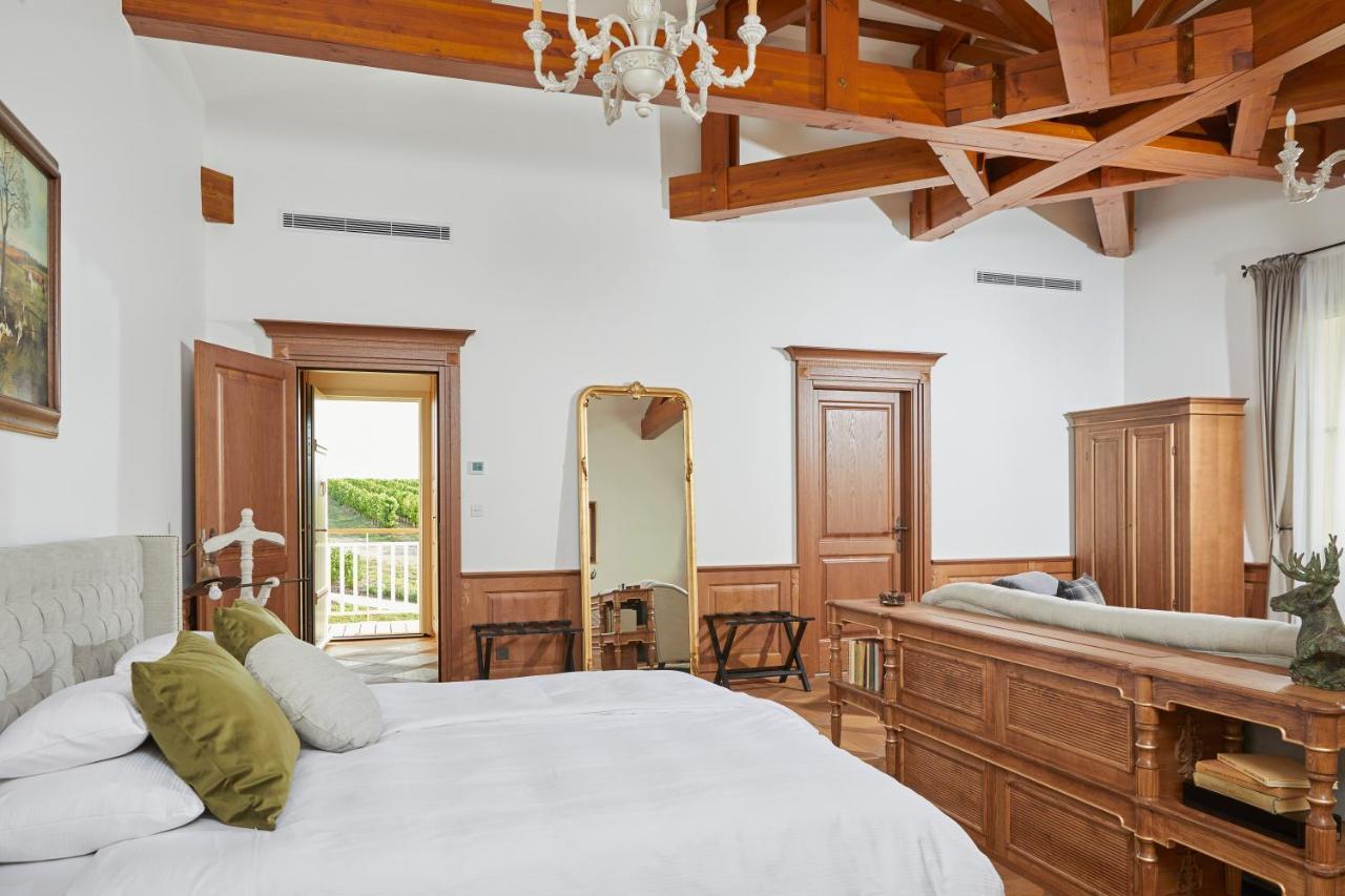 Chateau De Clotte & Suites Les Salles-de-Castillon Esterno foto