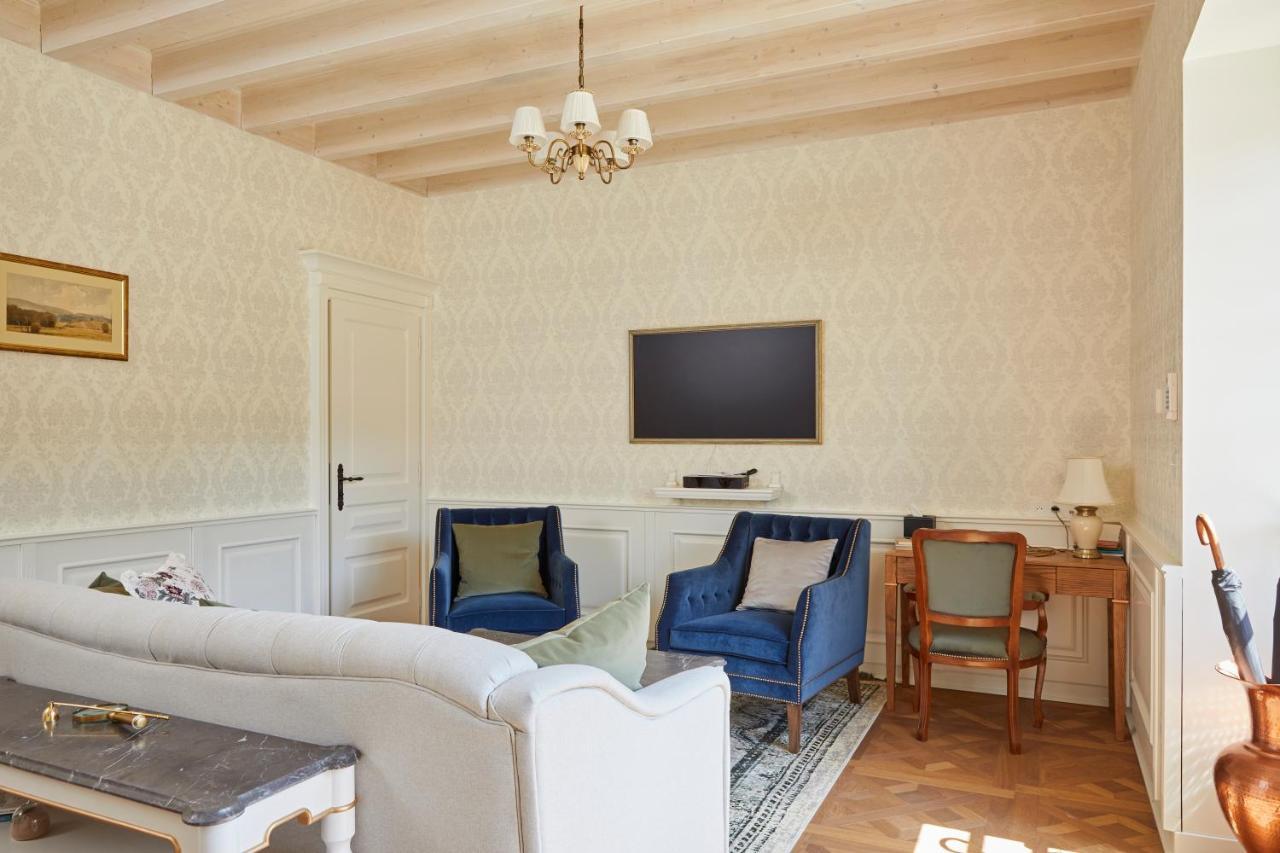 Chateau De Clotte & Suites Les Salles-de-Castillon Esterno foto